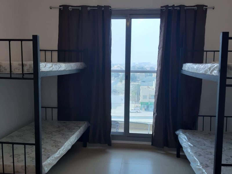 Bed space available in satwa